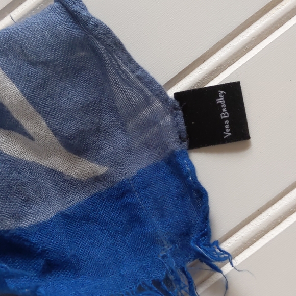 Vera Bradley 100% Viscose Geometric Scarf - Picture 6 of 6